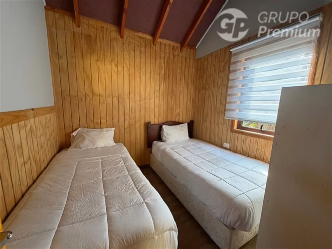 Venta Terreno 985m2 + 3 casas vista al mar en Cisnes. Dueño