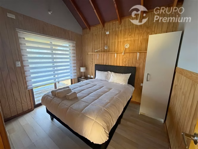 Venta Terreno 985m2 + 3 casas vista al mar en Cisnes. Dueño
