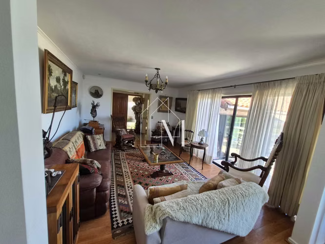 Casa Luminosa Ideal para Inversión (161377)