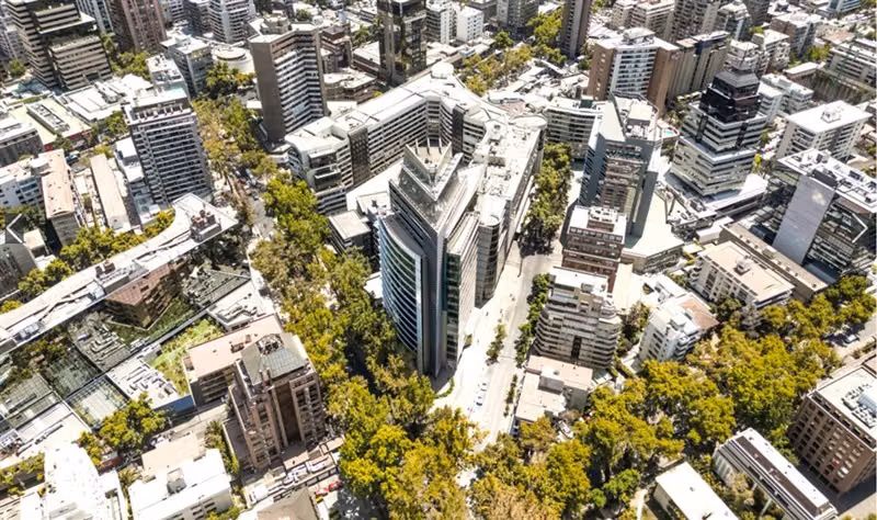 Arriendo OFICINA en Edificio Patio Lyon en Providencia