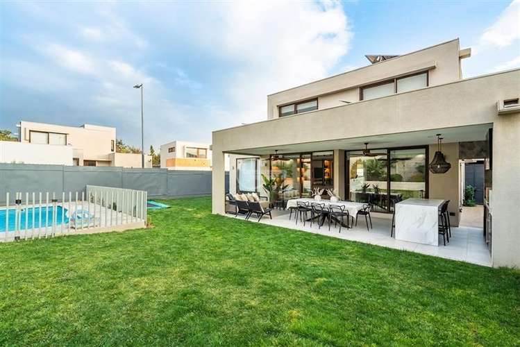 Casa en venta 4D/4B/3E Chicureo Colegio San Anselmo - Imagen 2
