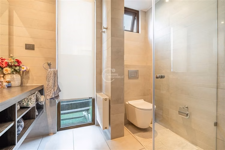 Casa en venta 4D/4B/3E Chicureo Colegio San Anselmo