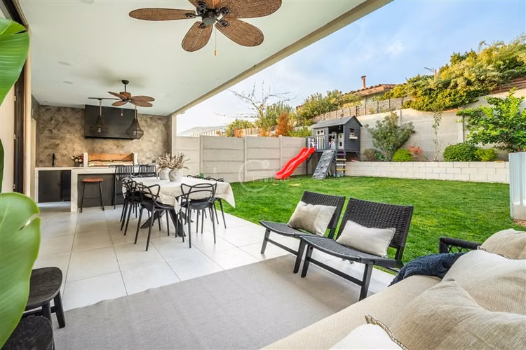 Casa en venta 4D/4B/3E Chicureo Colegio San Anselmo