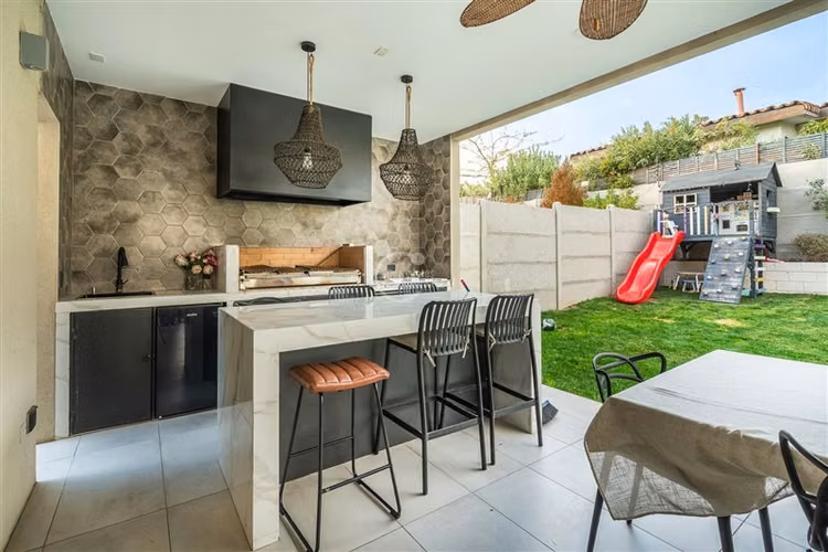 Casa en venta 4D/4B/3E Chicureo Colegio San Anselmo