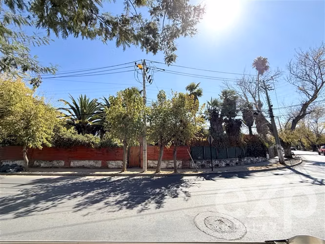 TERRENO ESTRATÉGICO A PASOS DE CONDOMINIOS Y EJE COMERCIAL