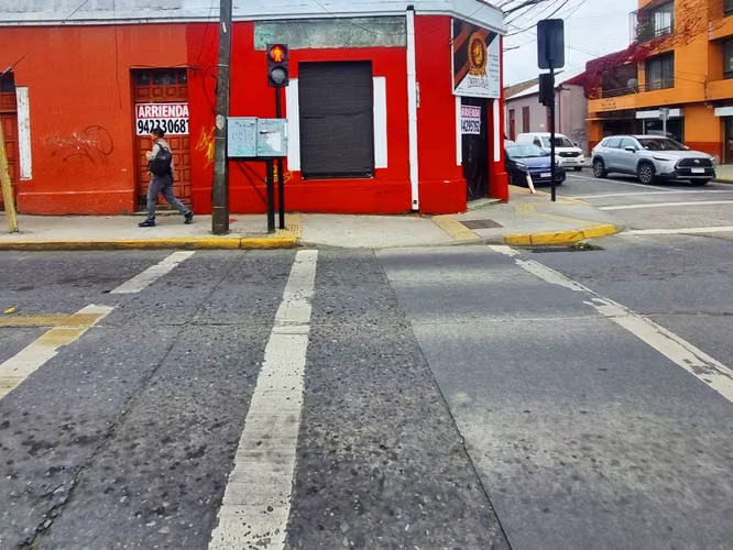 arriendo local comercial en esquina de alto flujo - Imagen 2