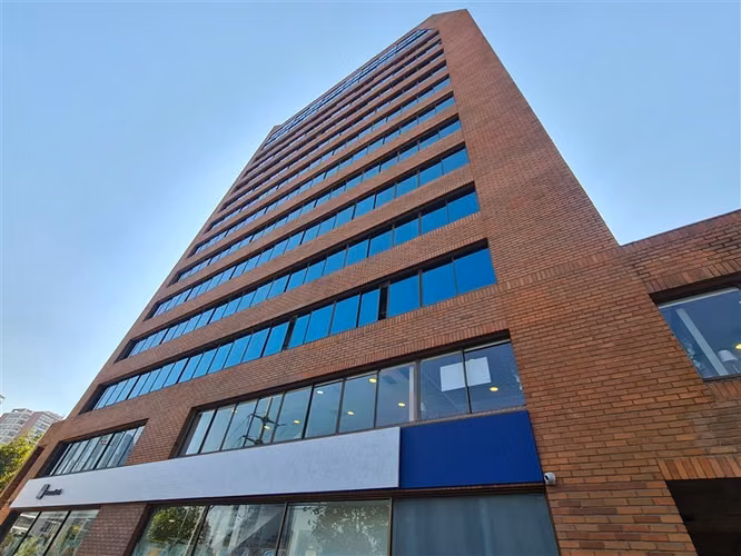 Oficina venta Las Condes Metro Manquehue 89m2 3P/3B/4Est.