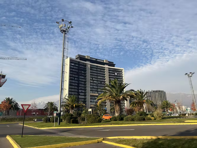 DEPARTAMENTO DE 3 DORM CON GRAN TERRAZA FRENTE A MALL