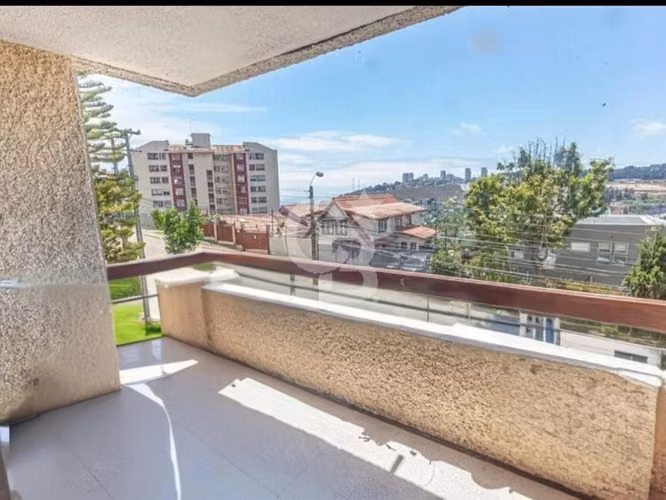 Departamento con amplios espacios y linda vista