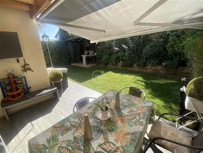 Casa en venta, condominio,4 dormitorios, Huinganal bajo.