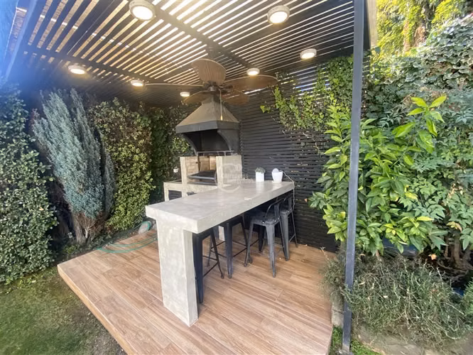 Casa en venta, condominio,4 dormitorios, Huinganal bajo.