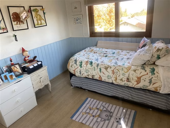 Casa en venta, condominio,4 dormitorios, Huinganal bajo.