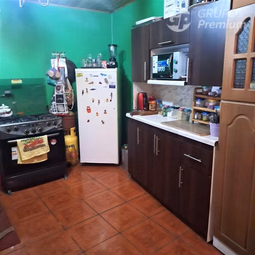SE VENDE AMPLIA CASA EN BUIN 4D -1B ESTACIONAMIENTO TECHADO