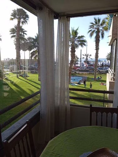 Que mejor que descansar mirando al mar.  (98677)
