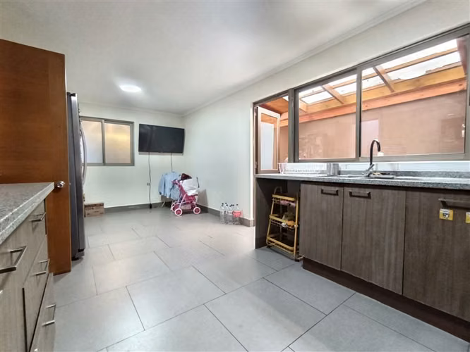 3 Dormitorios mas servicio, Piscina en Condominio El Remanso - Imagen 12