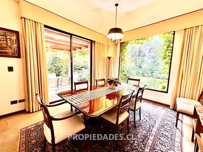 Casa en venta de 5 dorm. en Lo Barnechea