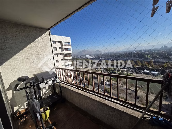 Departamento en venta de 2 dorm con estac en Santiago