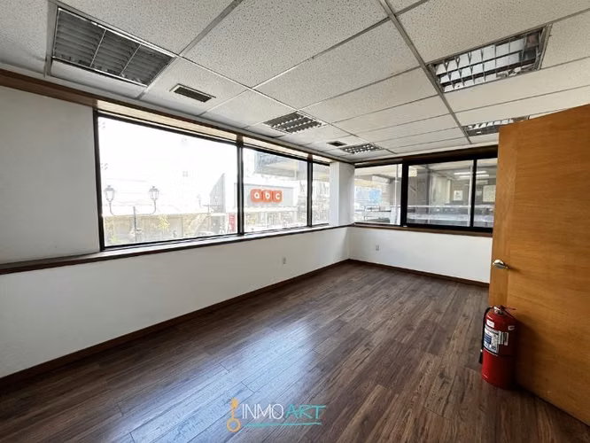 Arriendo oficina con 4 privados en el centro de Temuco - Imagen 17