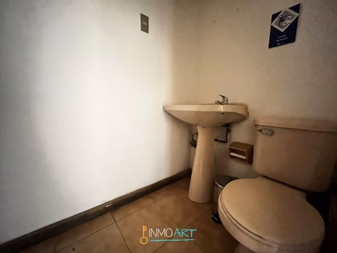 Arriendo oficina con 4 privados en el centro de Temuco - Imagen 12