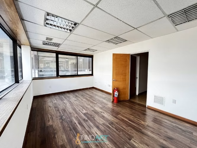 Arriendo oficina con 4 privados en el centro de Temuco - Imagen 20