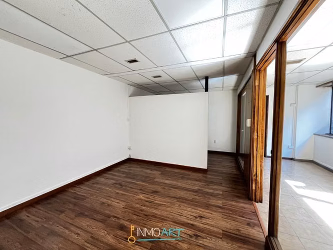 Arriendo oficina con 4 privados en el centro de Temuco - Imagen 8