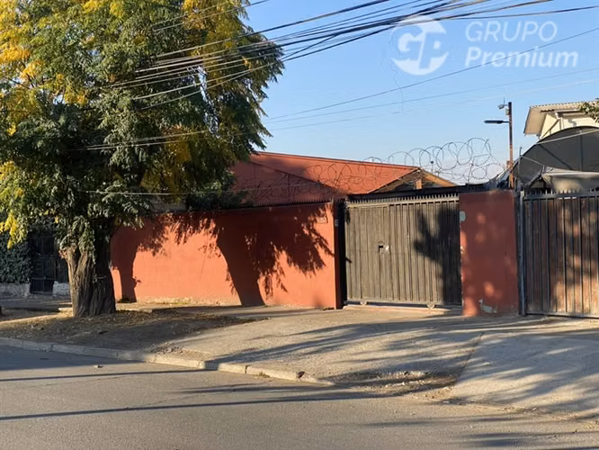Casa en excelente ubicación Metro Las Parcelas-Av.Pajaritos
