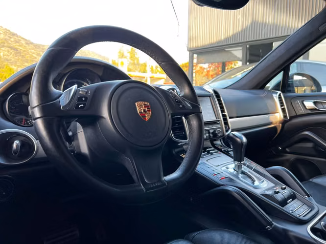 PORSCHE CAYENNE TURBO 4.8 2013