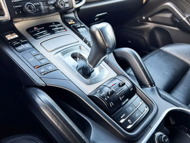PORSCHE CAYENNE TURBO 4.8 2013