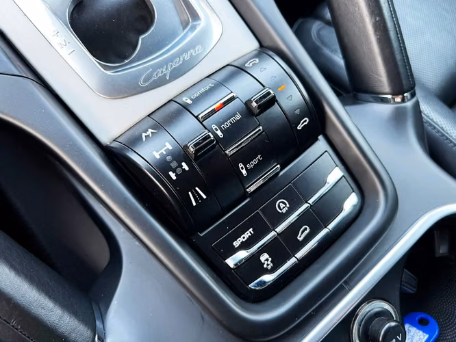 PORSCHE CAYENNE TURBO 4.8 2013