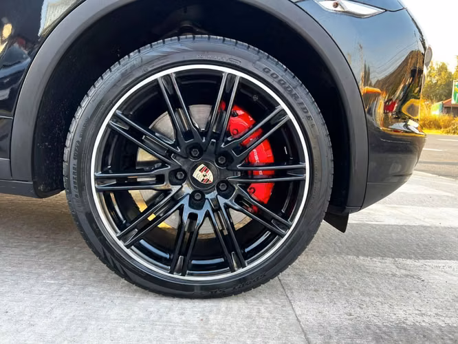 PORSCHE CAYENNE TURBO 4.8 2013