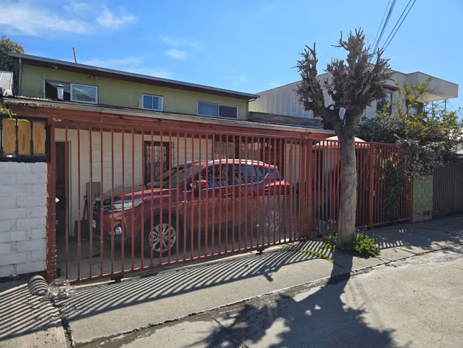 CASA DE 2 PISOS CON GRAN POTENCIAL EN LAS CONDES - Imagen 3
