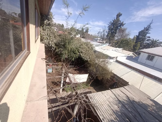 CASA SÓLIDA DE 5 DORMITORIOS PARA REMODELAR LAS CONDES - Imagen 19
