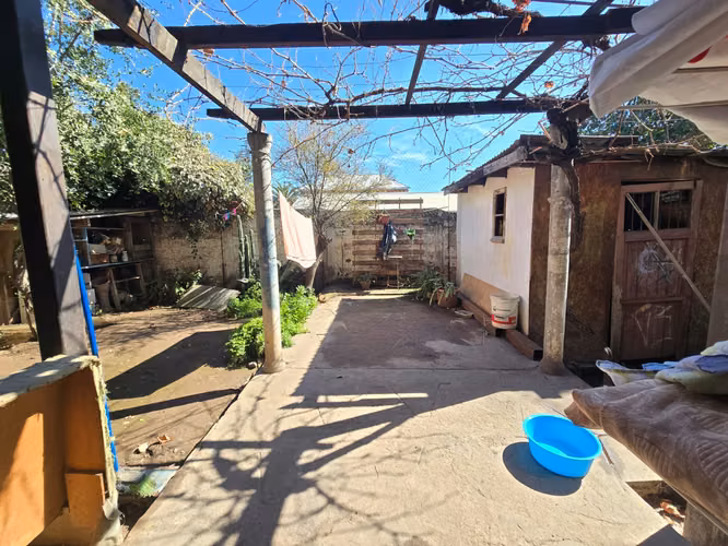 CASA SÓLIDA DE 5 DORMITORIOS PARA REMODELAR LAS CONDES - Imagen 18