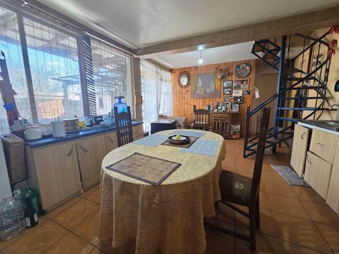 CASA SÓLIDA DE 5 DORMITORIOS PARA REMODELAR LAS CONDES - Imagen 5