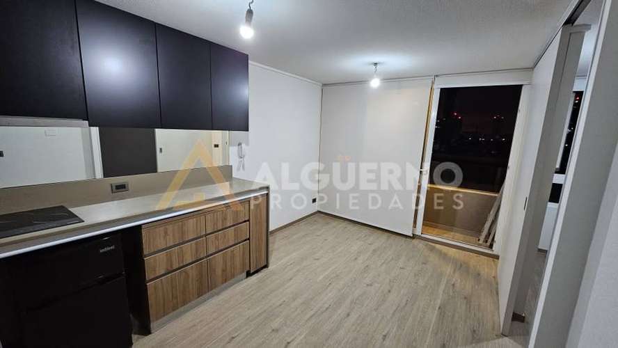 ARRIENDO DPTO SEMINUEVO 1D1B METRO OVALLE SANTA ELISA 460