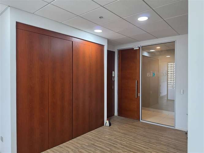 Oficina Amoblada en Arriendo Edificio Britania