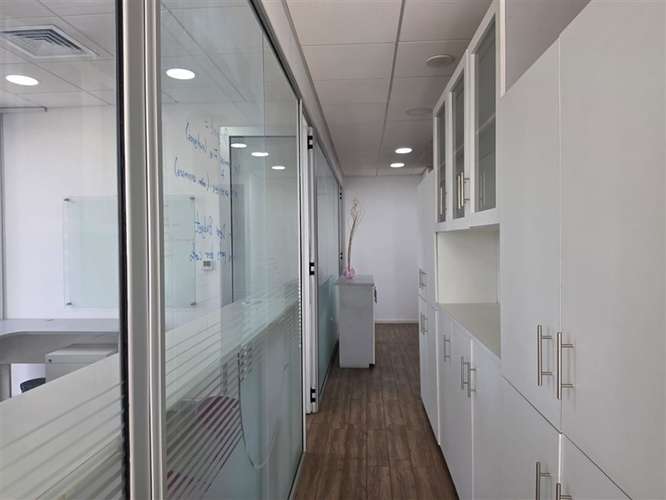 Oficina Amoblada en Arriendo Edificio Britania
