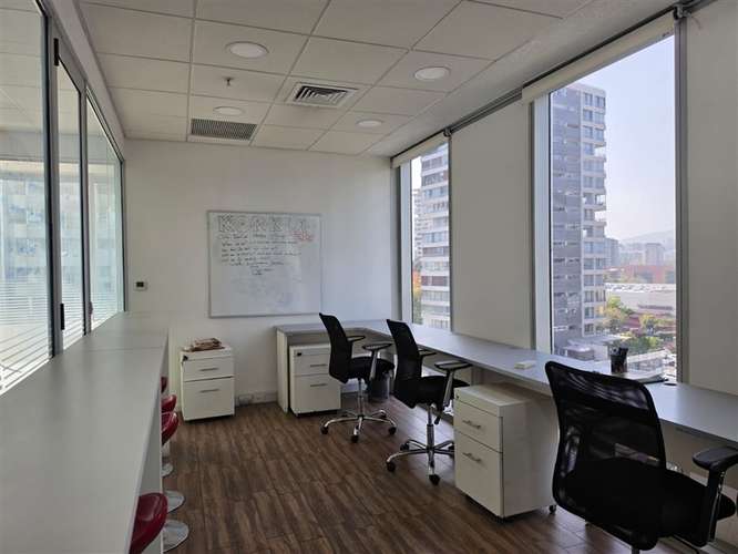 Oficina Amoblada en Arriendo Edificio Britania