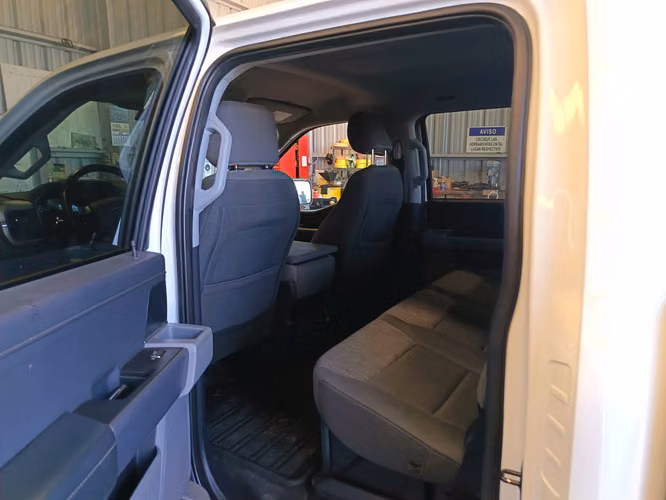 EXCELENTE CAMIONETA FORD 4X4 AUTOMÁTICA DOBLE CABINA