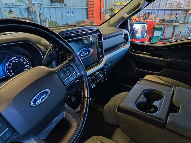 EXCELENTE CAMIONETA FORD 4X4 AUTOMÁTICA DOBLE CABINA