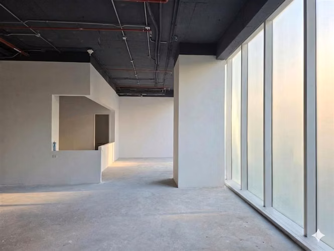 Local Comercial en Arriendo en Las Condes Edificio Britania