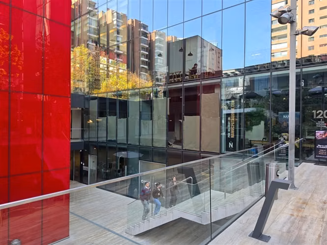 Local Comercial en Arriendo en Las Condes Edificio Britania
