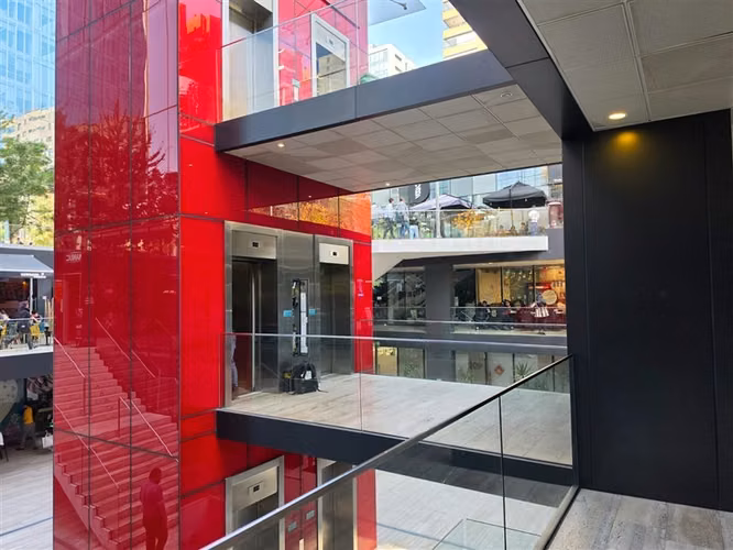 Local Comercial en Arriendo en Las Condes Edificio Britania