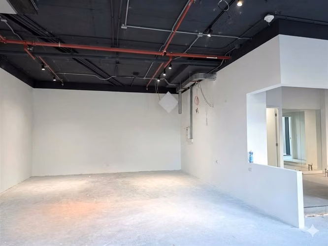 Local Comercial en Arriendo en Las Condes Edificio Britania