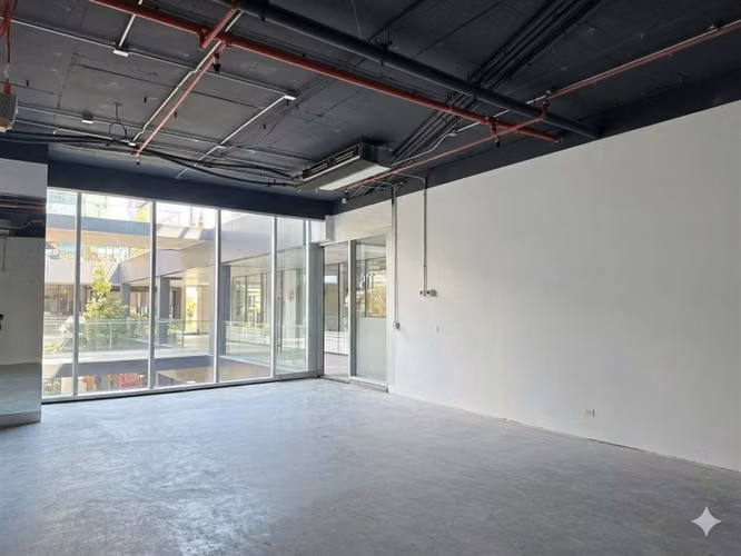 Local Comercial en Arriendo en Las Condes Edificio Britania