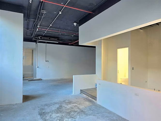 Local Comercial en Arriendo en Las Condes Edificio Britania