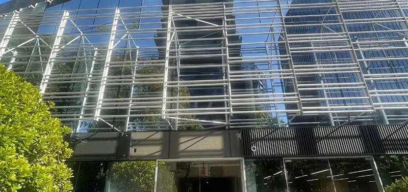 Arriendo Local Comercial Edificio Territoria en Las Condes