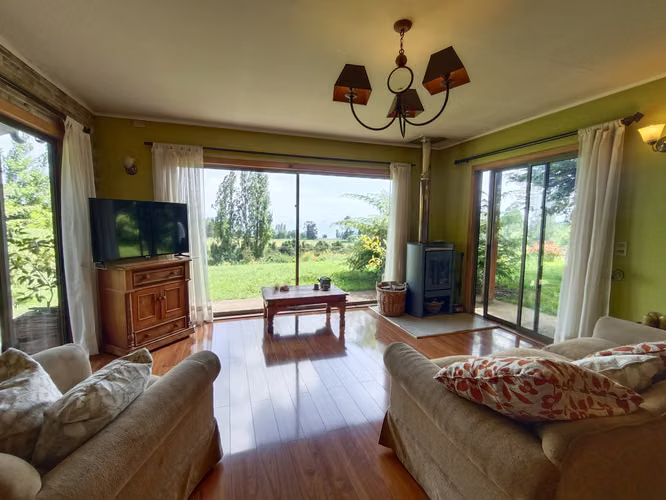 VIVE FRENTE AL LAGO RANCO CASA DE 4D Y 3B