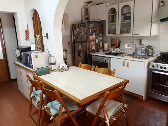 CASA MUY BIEN TENIDA LLEGAR Y HABITAR