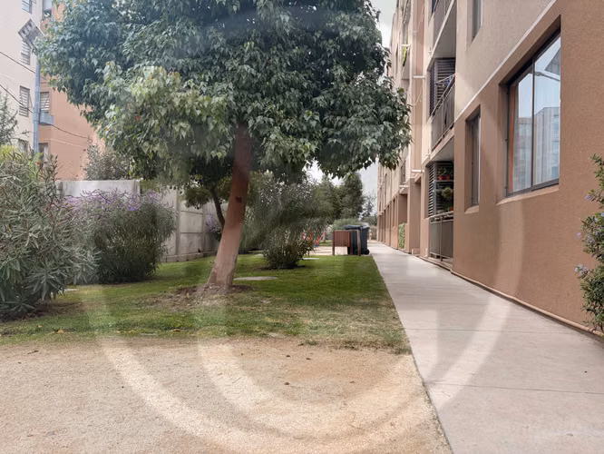 Arriendo espacioso departamento incluye Gc (161550)